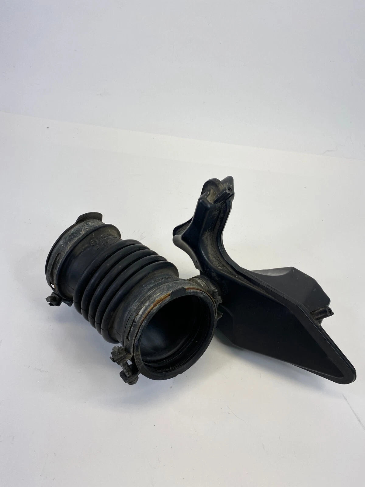 2012-2015 MAZDA 5 AIR INTAKE HOSE RESONATOR TUBE DUCT ASSEMBLY LF8J13195 OEM