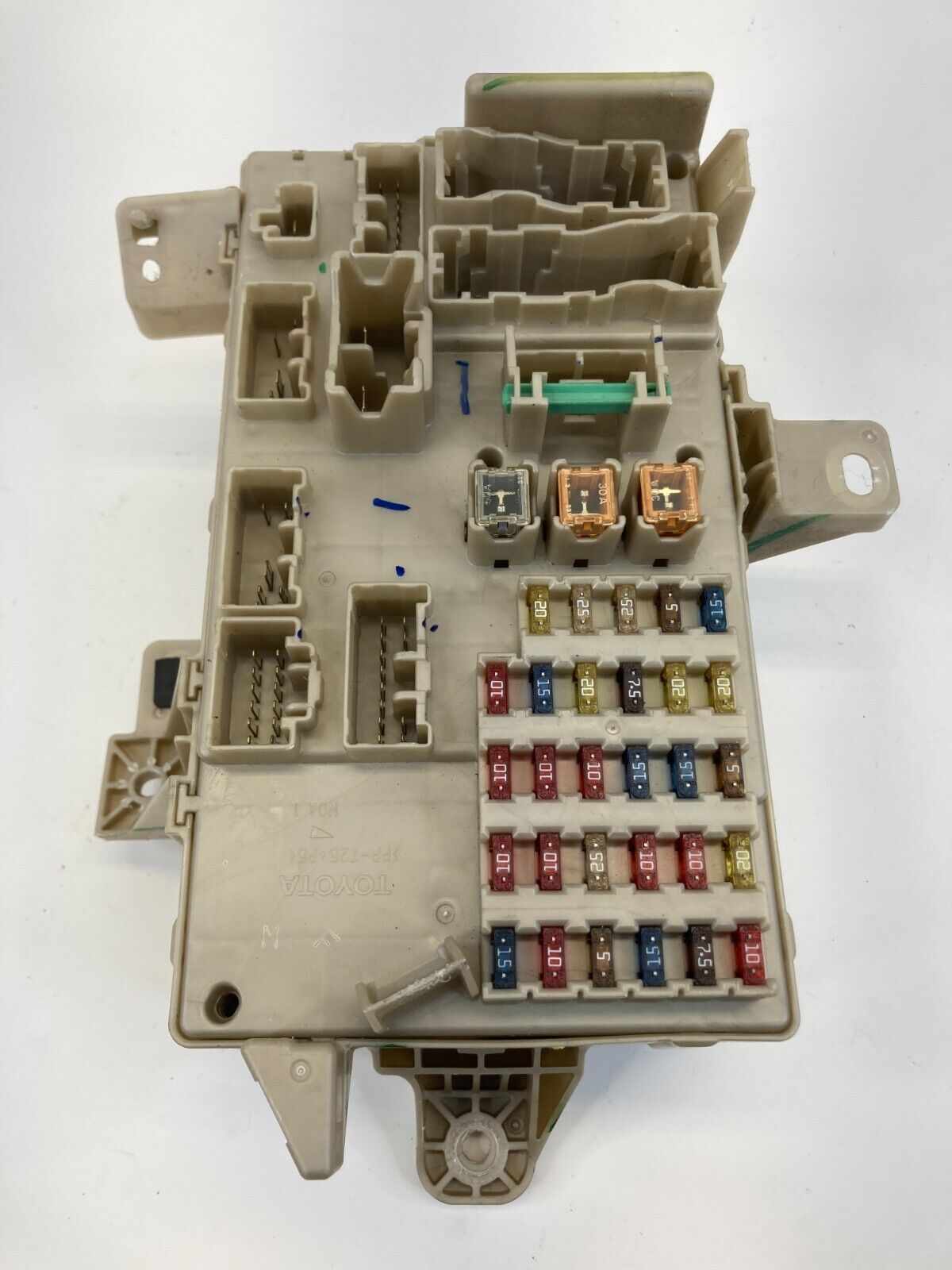 2002 2003 Toyota Camry Front Driver Side Under Dash Fuse Junction Box 8273006040