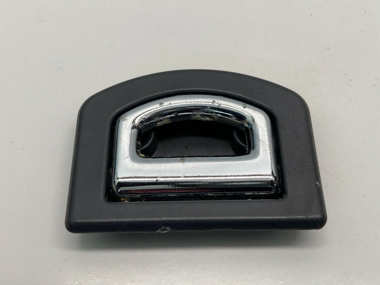 98-04 AUDI A6 REAR TRUNK DOWN HANGER HOOK CARGO ANCHOR MOUNTS TRIM 8E01J0864203