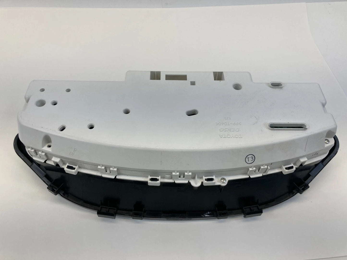 09 10 TOYOTA YARIS M/T HATCHBACK INSTRUMENT CLUSTER SPEEDOMETER GAUGES 13.974 M