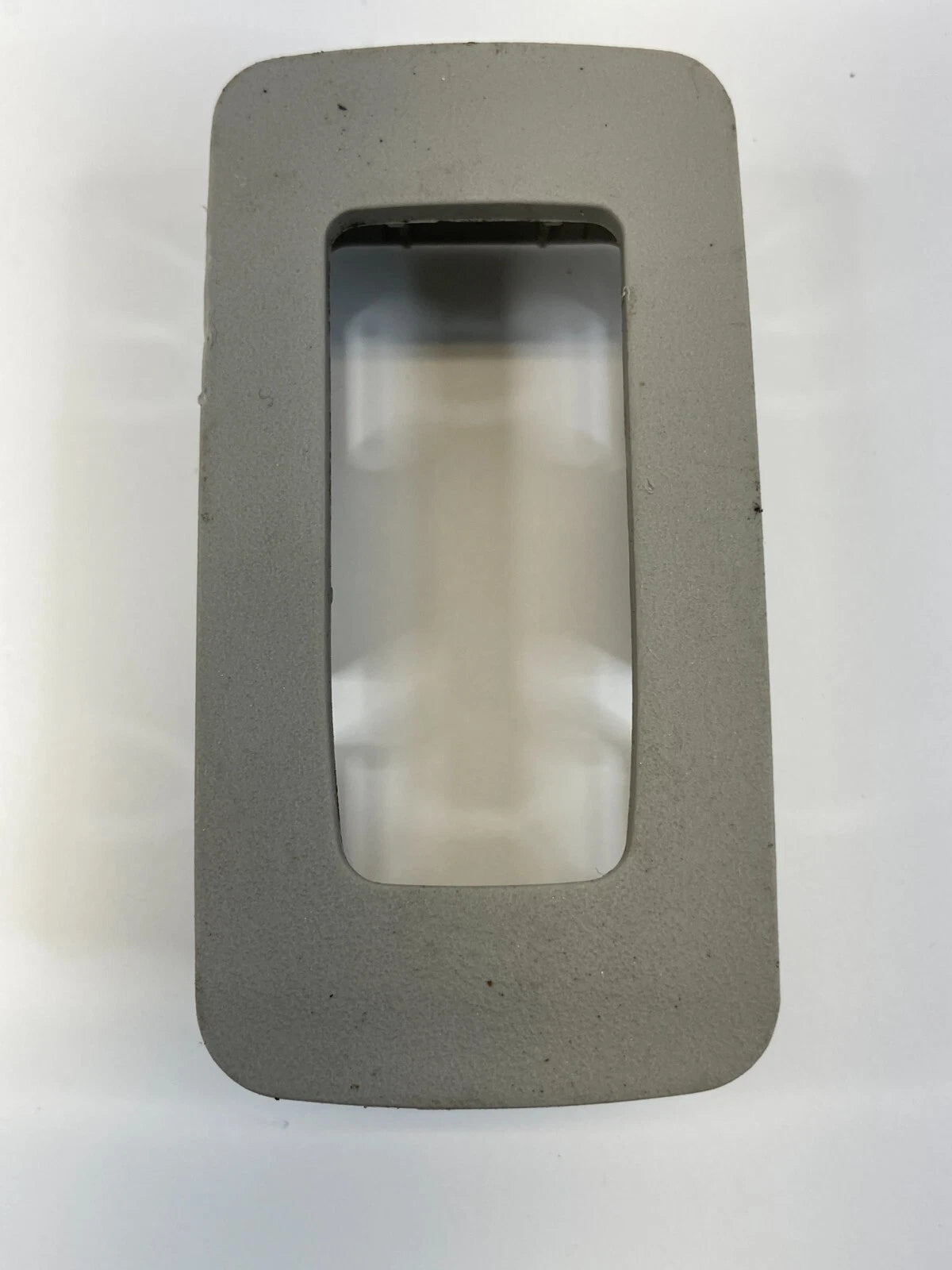 2006 2007 CHRYSLER 300 REAR LEFT SIDE DOOR WINDOW SWITCH COVER BEZEL 1052530AB