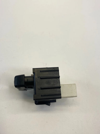 08-15 SCION XB 09-13 TOYOTA COROLLA FRONT RIGHT SIDE DOOR LOCK SWITCH BUTTON OEM