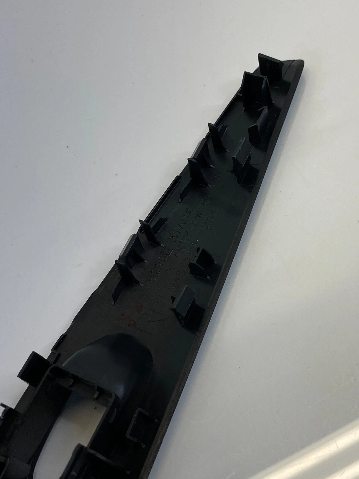 2013-2018 NISSAN ALTIMA REAR RIGHT SIDE DOOR POWER WINDOW SWITCH TRIM BEZEL OEM
