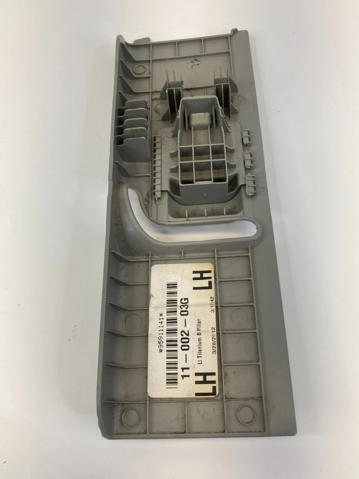 2011-2016 CHEVROLET CRUZE FRONT LEFT SIDE UPPER SEAT BELT ADJUSTENT COVER TRIM
