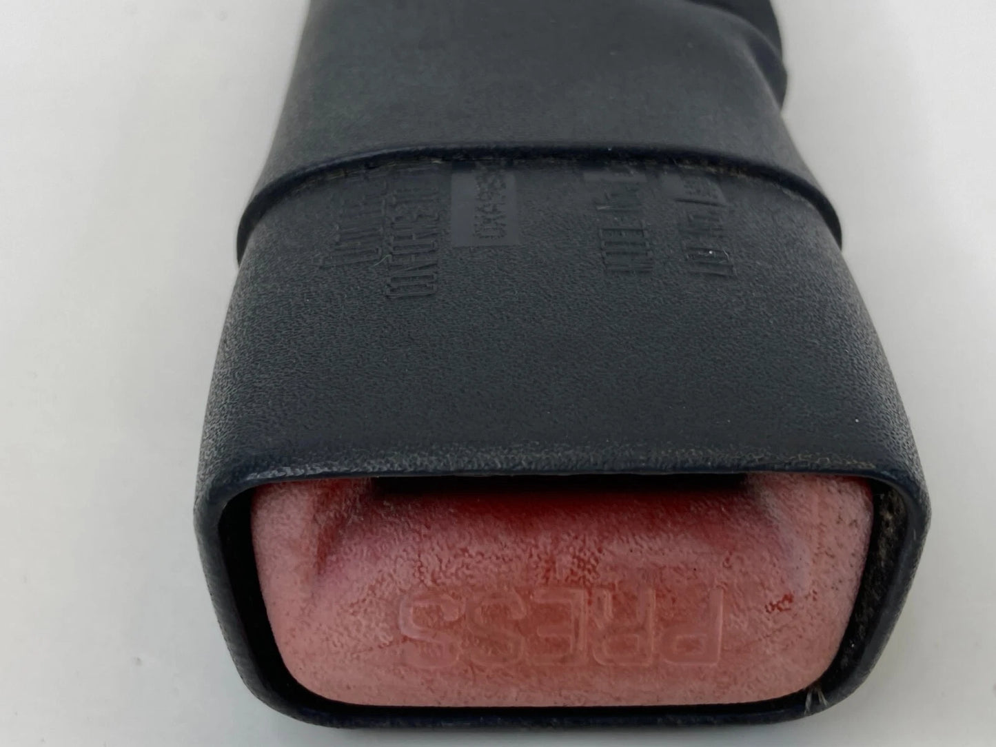 2001-2005 Chrysler PT Cruiser Front Left Driver Side Seat Belt Buckle OEM