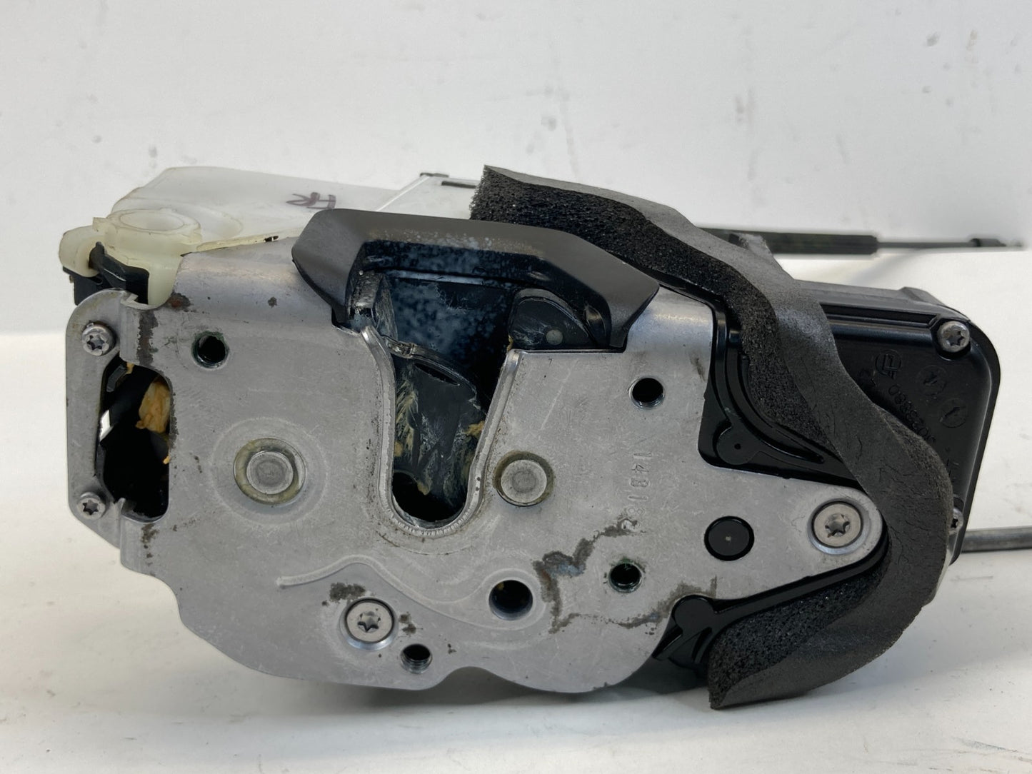 10-17 Chevrolet Equinox Front Right Door Lock Latch Release Actuator 13579523