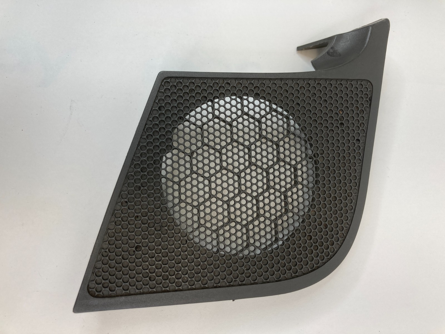 05-07 Jeep Grand Cherokee Front Right Dash Speaker Grille Cover Trim 5KB00TRM