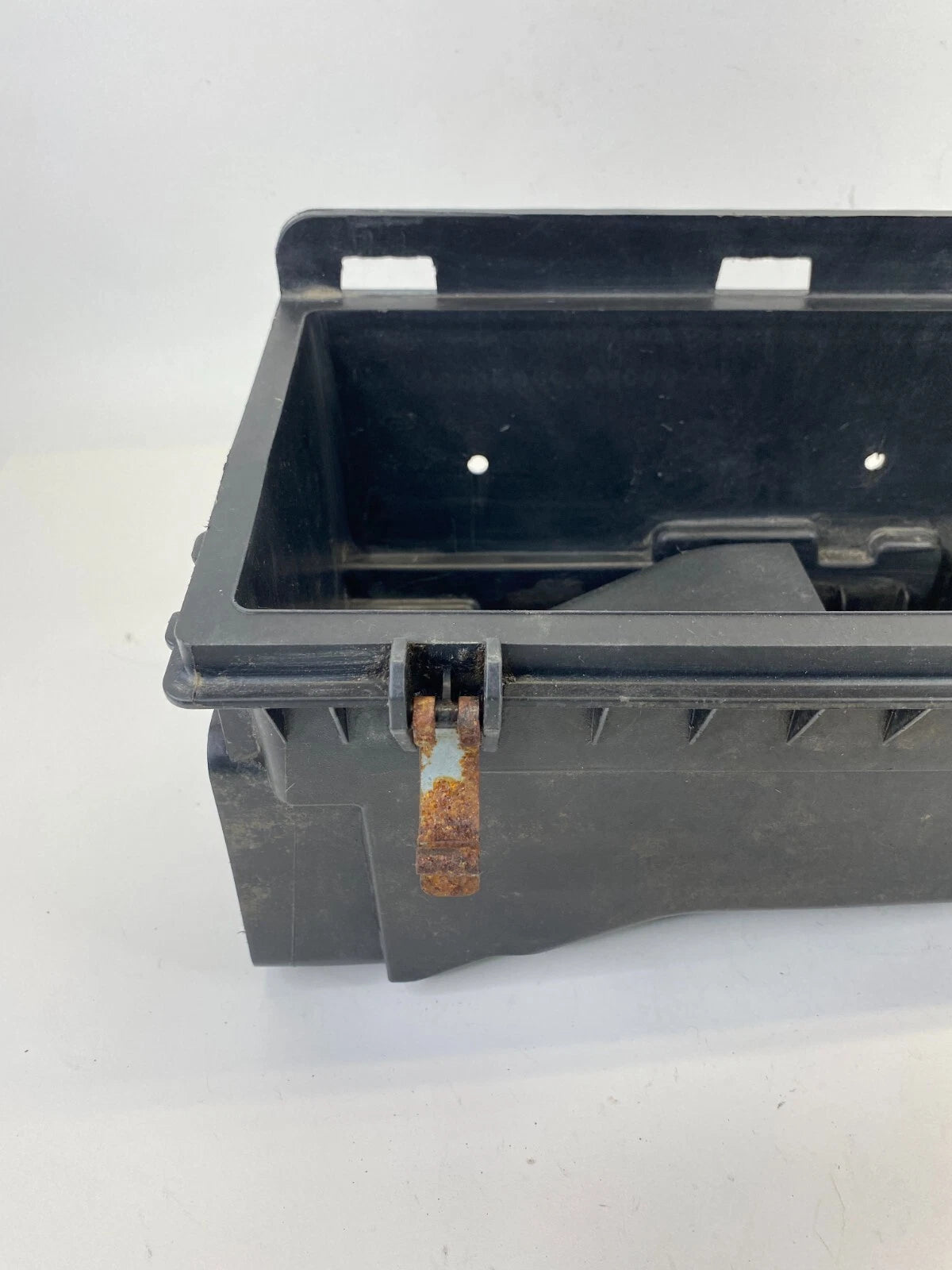 2007 08 2009 DODGE CALIBER 2.0L 16V FWD AIR INTAKE CLEANER BOX LOWER COVER OEM