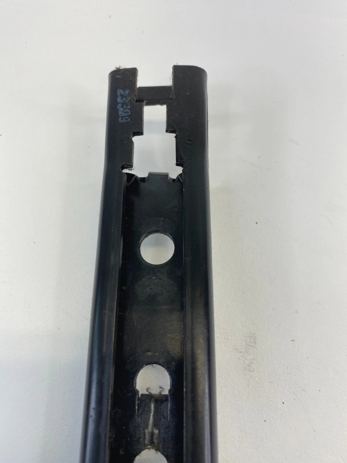 2002-2005 FORD EXPLORER FRONT LEFT SIDE SEAT BELT HEIGHT ADJUSTER 1P6495433 OEM