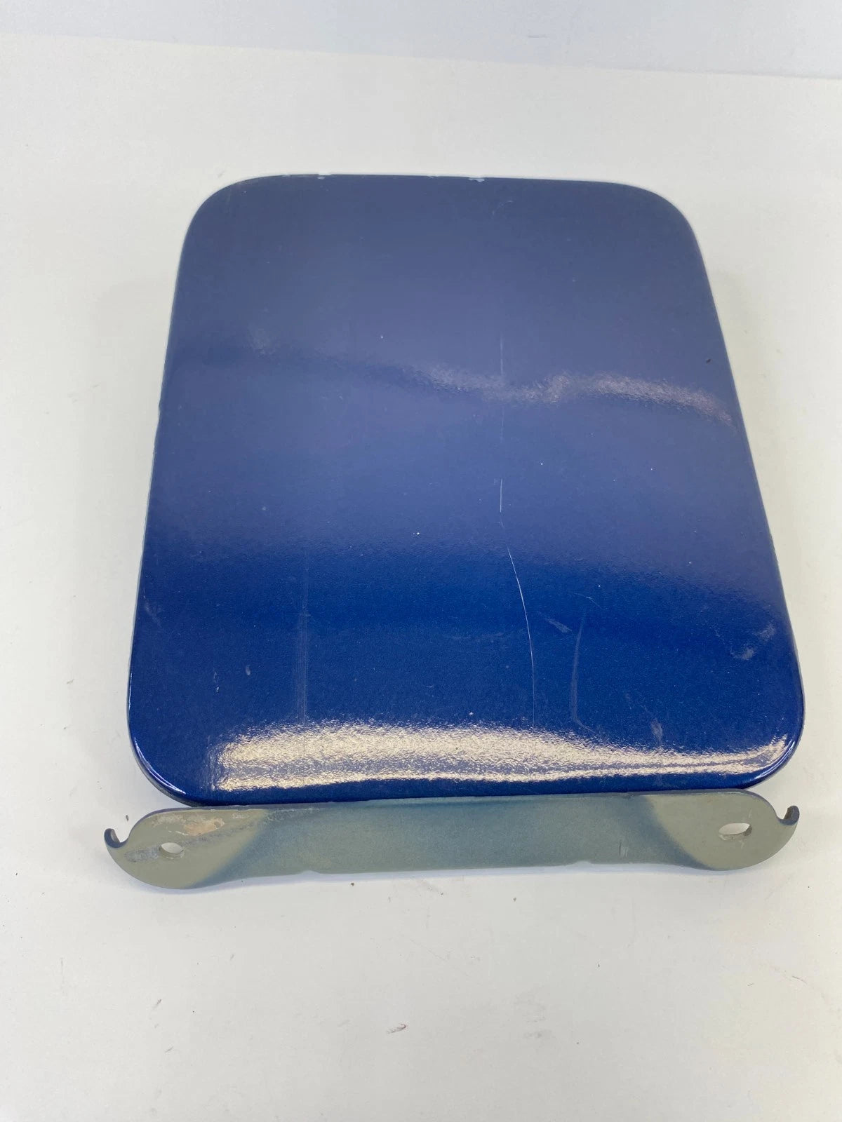 2012-2019 Nissan Versa SEDAN Fuel Filler Door Tank Gas Lid Cover Assy OEM