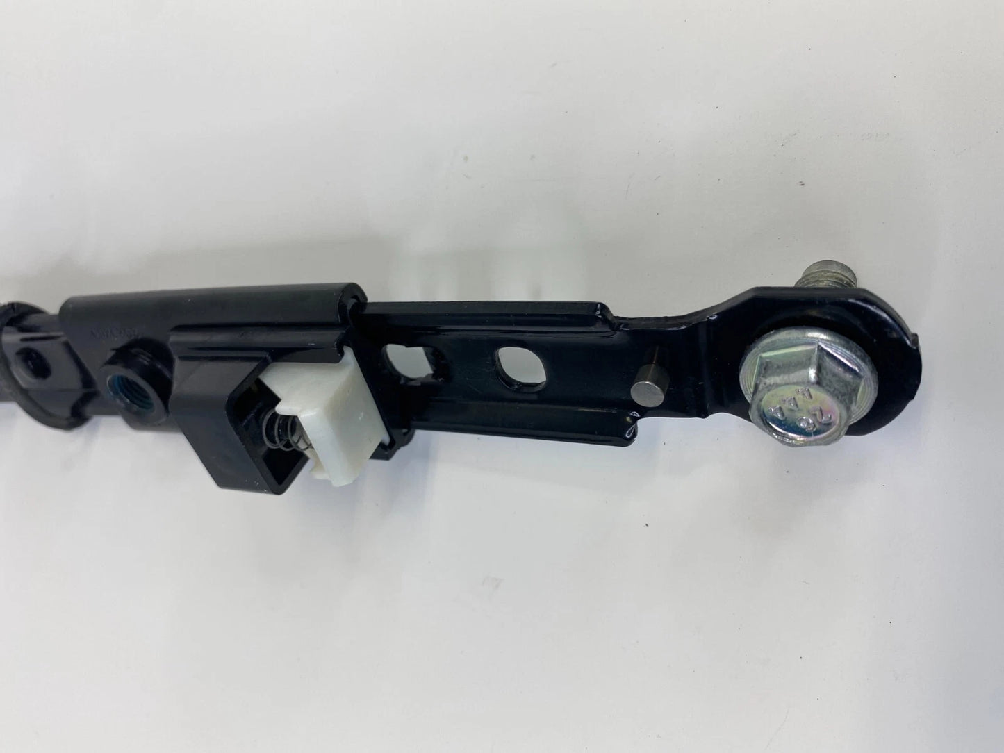 11-16 HYUNDAI ELANTRA FRONT RIGHT PASSENGER SIDE SEAT BELT HEIGHT ADJUSTER OEM