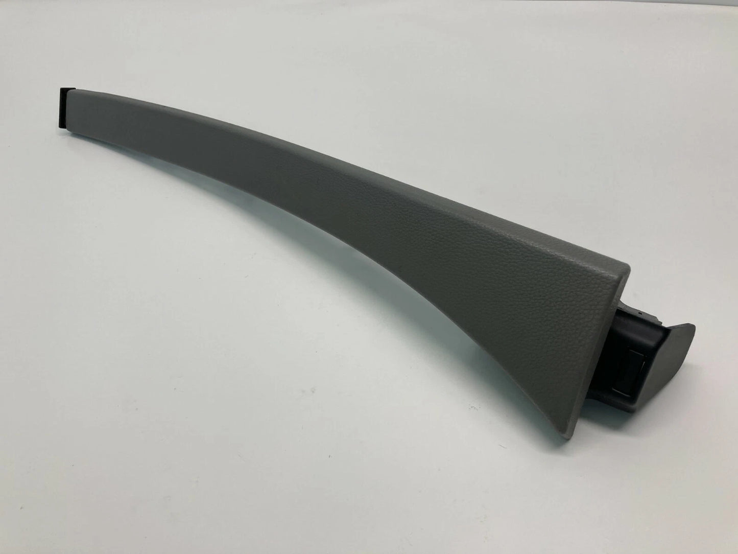 2004 05 06 2007 BMW 525I CENTER CONSOLE ARMREST UPPER STRIP MOLDING TRIM OEM