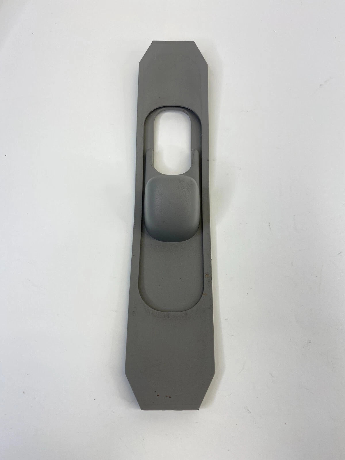 2004 2005 04 05 TOYOTA RAV4 FRONT RIGHT PASSENGER SEAT BELT ADJUSTER COVER TRIM
