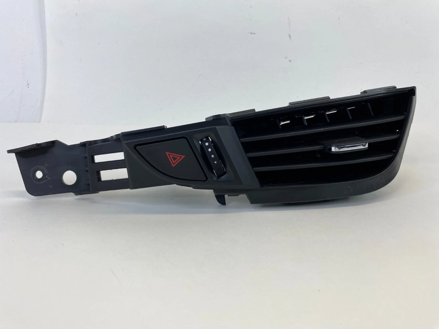 13-19 CADILLAC ATS RIGHT CENTER DASH AC A/C HEATER AIR VENT GRILLE 23108719 OEM