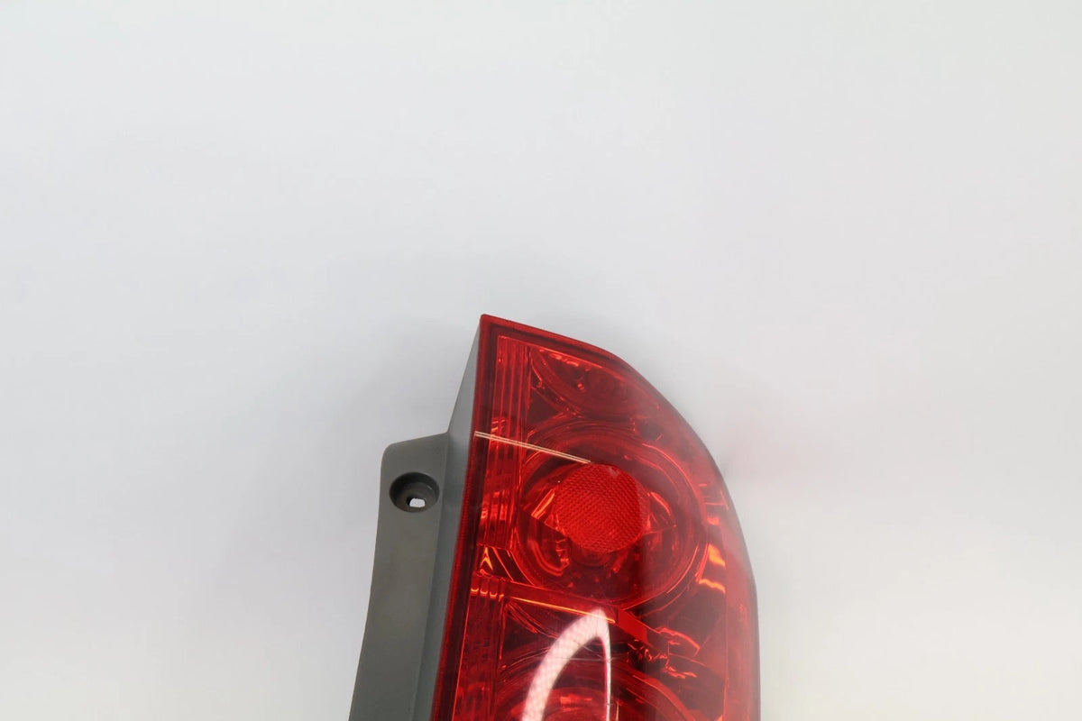 2003 2004 2005 HONDA PILOT RIGHT PASSENGER SIDE TAIL LIGHT LAMP TAILLIGHT OEM