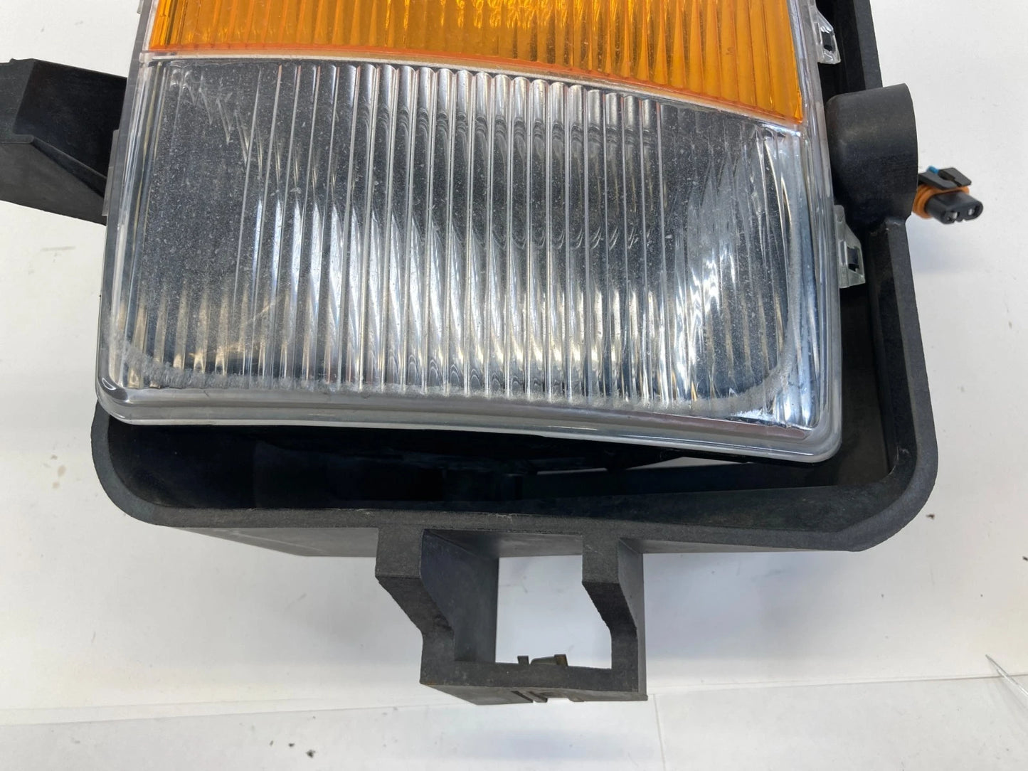 2003-2007 CADILLAC CTS FRONT LEFT DRIVER SIDE FOG & PARK TURN SIGNAL LIGHT LAMP