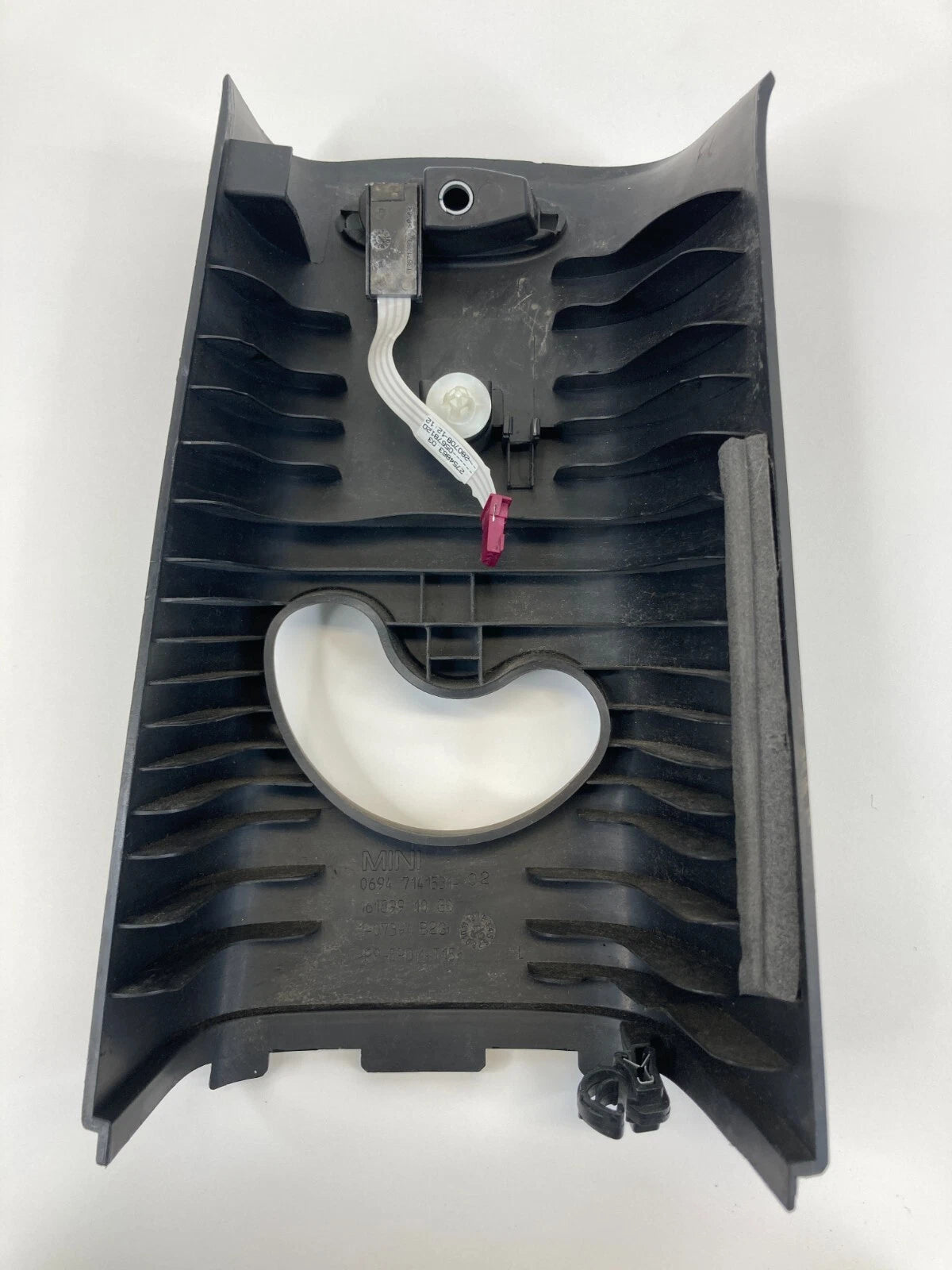 2007-2014 MINI COOPER FRONT LEFT SEAT BELT HEIGHT ADJUSTER COVER 0694714153102