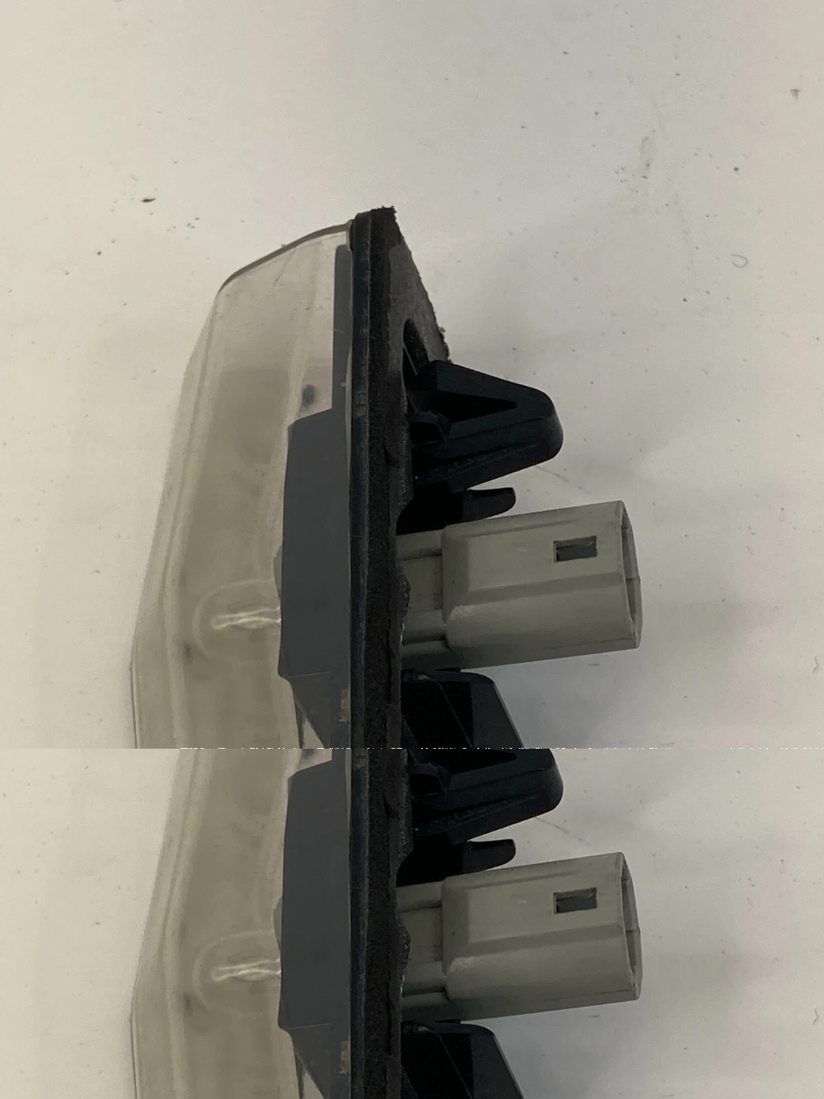 2005-2016 SCION TC REAR TRUNK LID LEFT OR RIGHT LICENSE PLATE LIGHT LAMP OEM