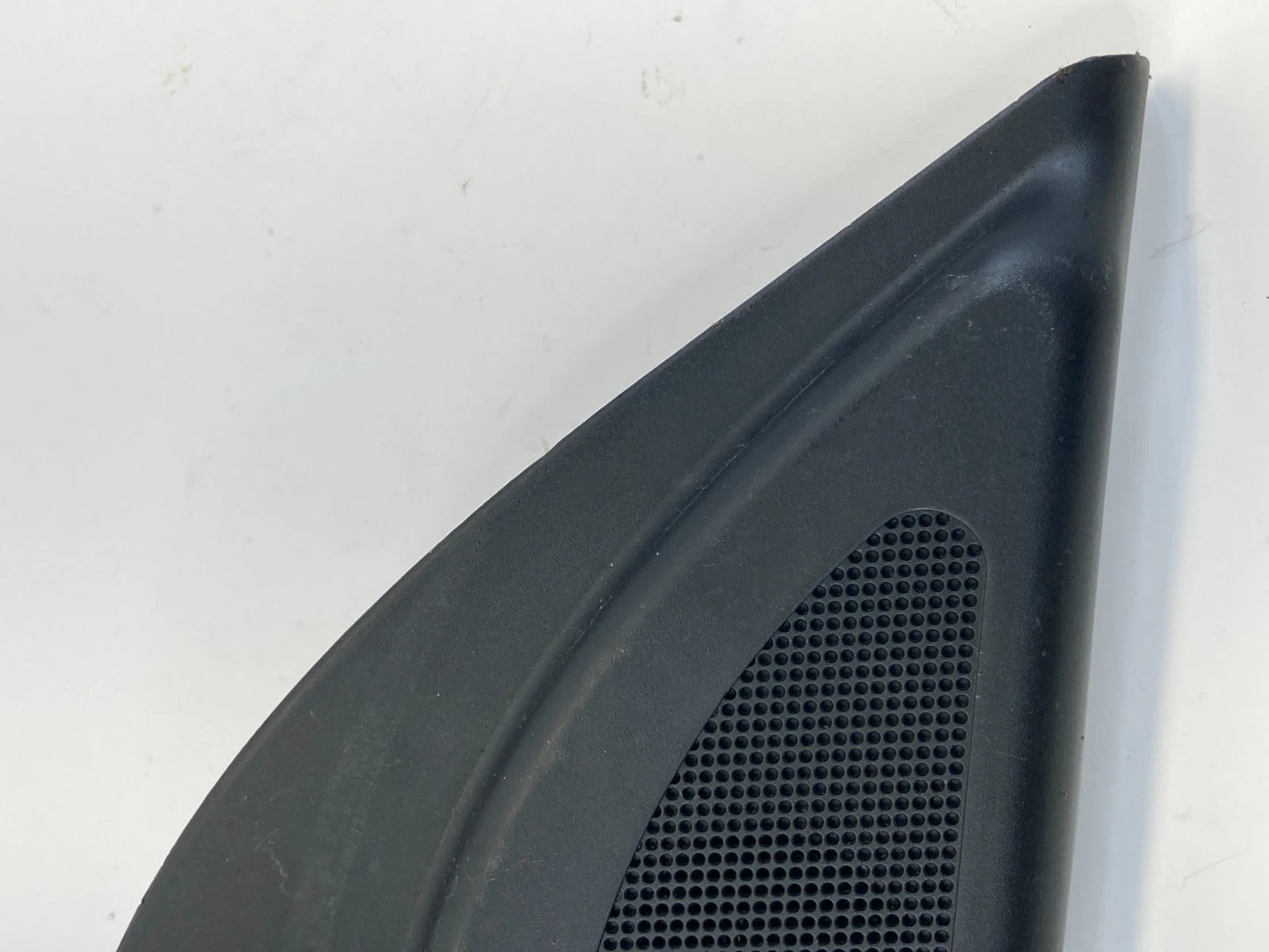 12-17 HYUNDAI ACCENT FRONT RIGHT DOOR TWEETER W/ CORNER COVER TRIM 87661-1R020