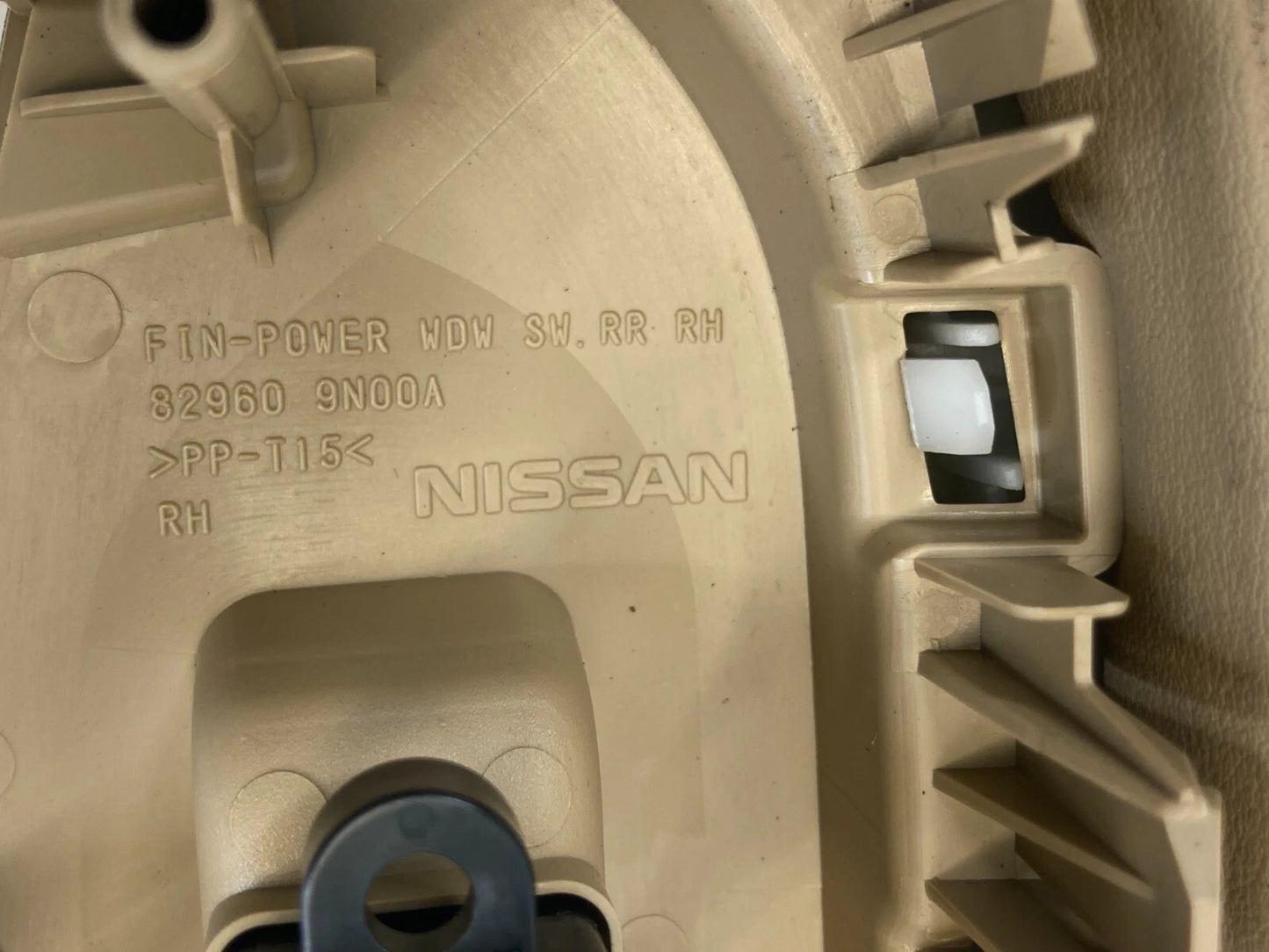 2009-2014 NISSAN MAXIMA WINDOW CONTROL SWITCH ARMREST REAR RIGHT OEM 82960-9N00A