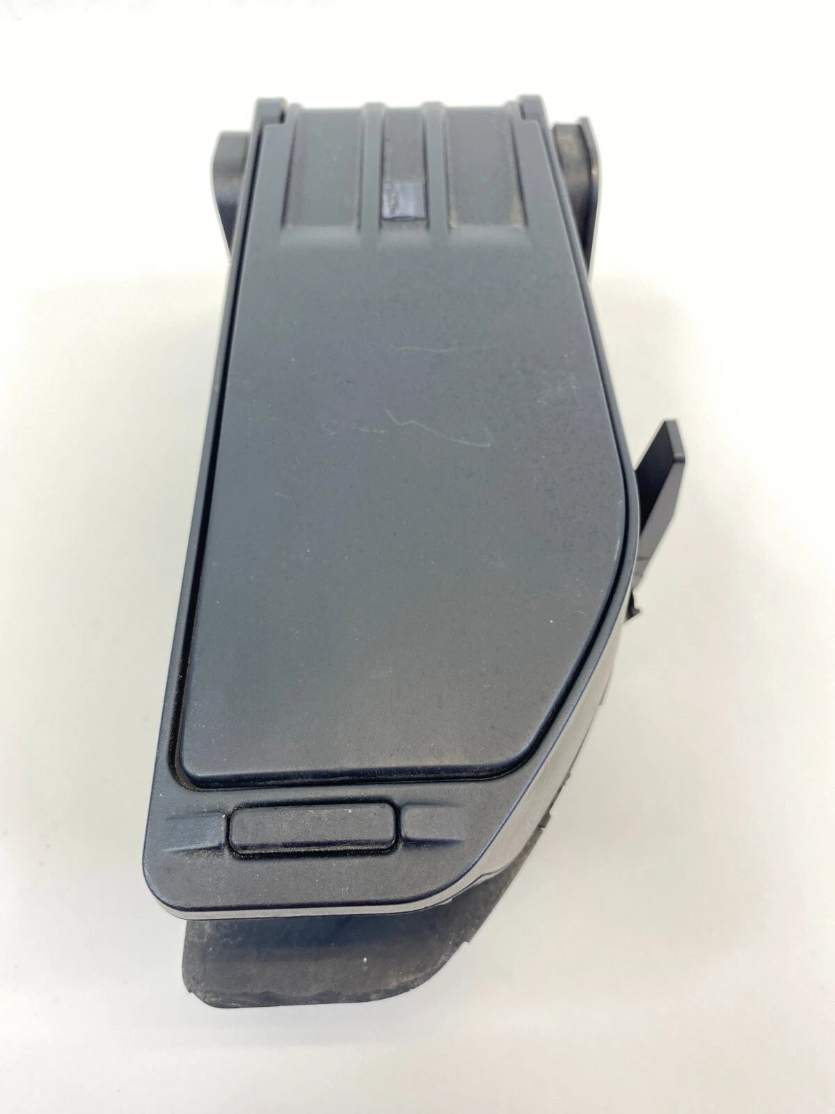 06-10 BMW 550I CENTER CONSOLE ARMREST STORAGE BOX COMPARTMENT 51167112283 OEM