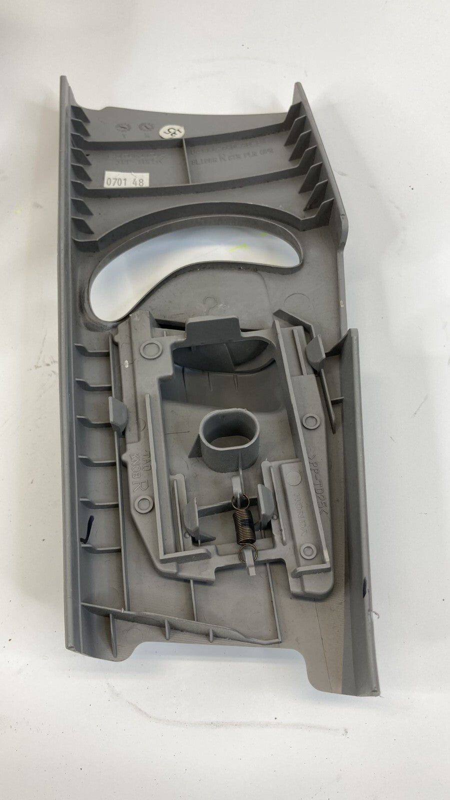 08-12 Honda Accord Sedan Front Right Seat Belt Adjuster Cover Trim 84111-TA0-A0