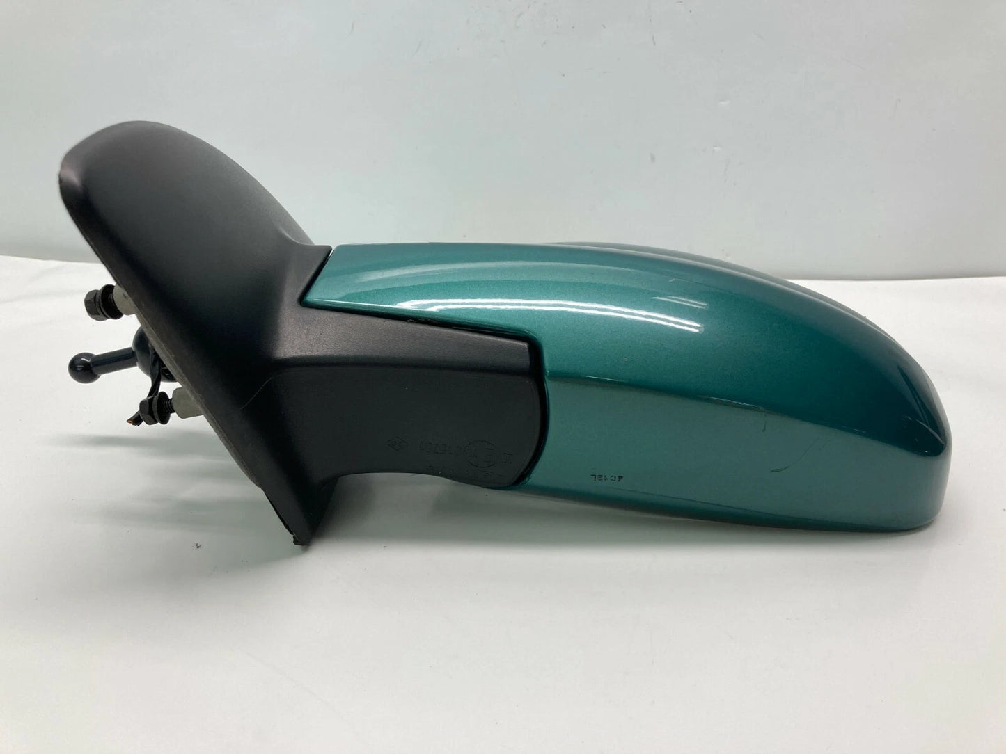 2004 2005 CHEVROLET AVEO FRONT LEFT DRIVER SIDE VIEW MANUAL DOOR MIRROR E1101575