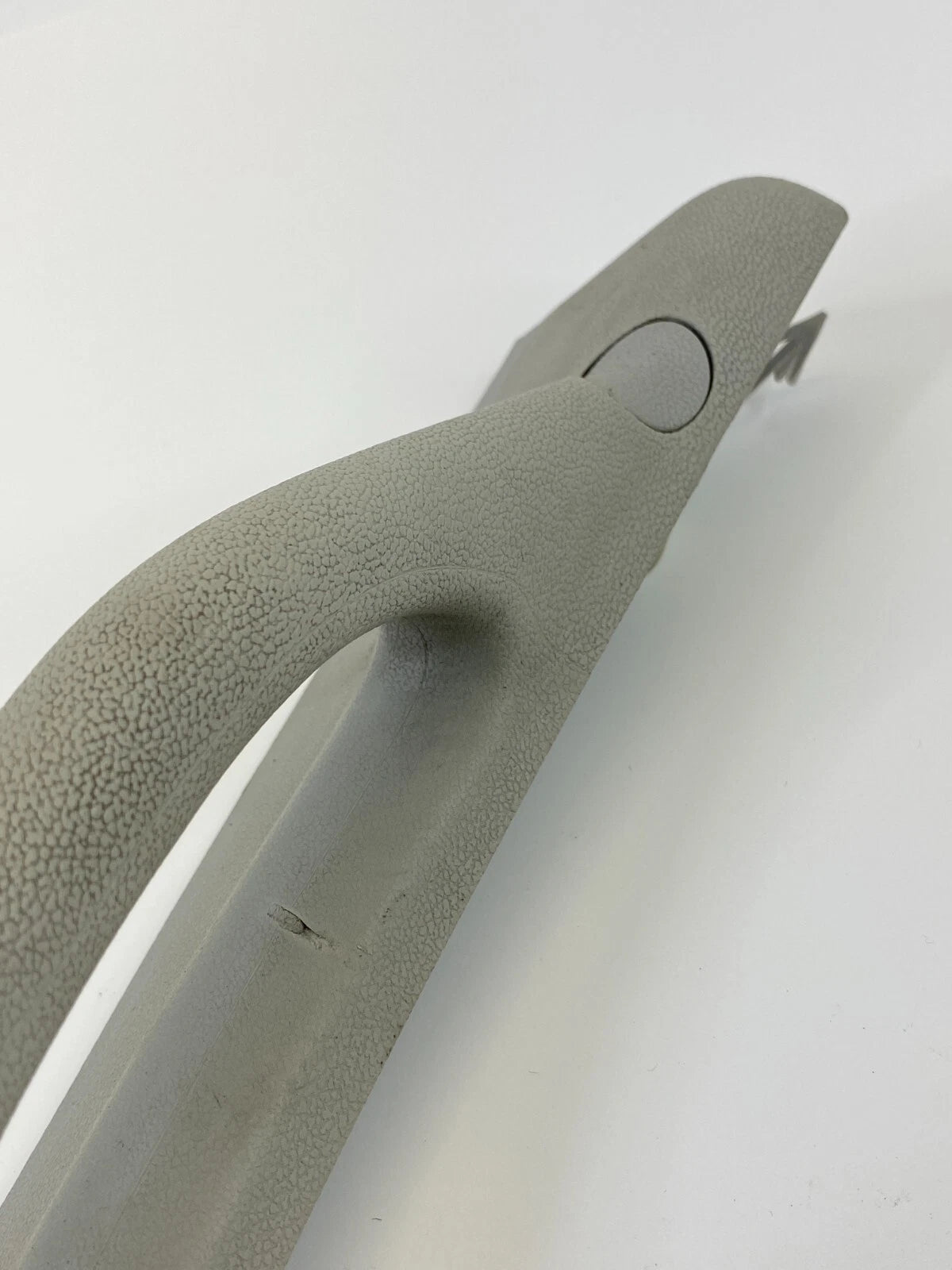 2009-2014 VOLKSWAGEN ROUTAN REAR RIGHT B-PILLAR GRIP GRAB HANDLE 1AR40ES3AH