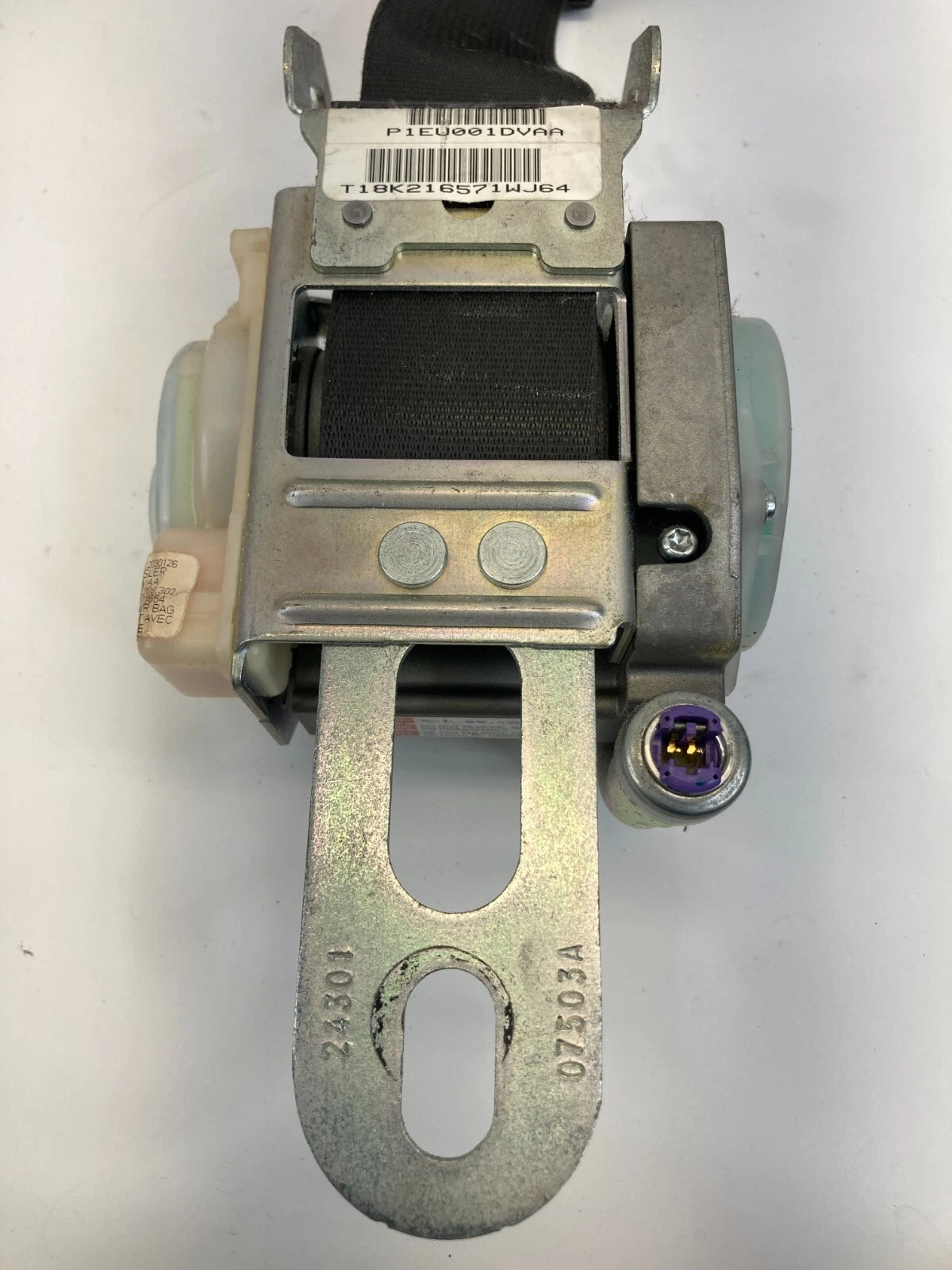 2007 CHRYSLER 300 FRONT RIGHT PASSENGER SIDE SEAT BELT RETRACTOR P1EU001DVAA OEM