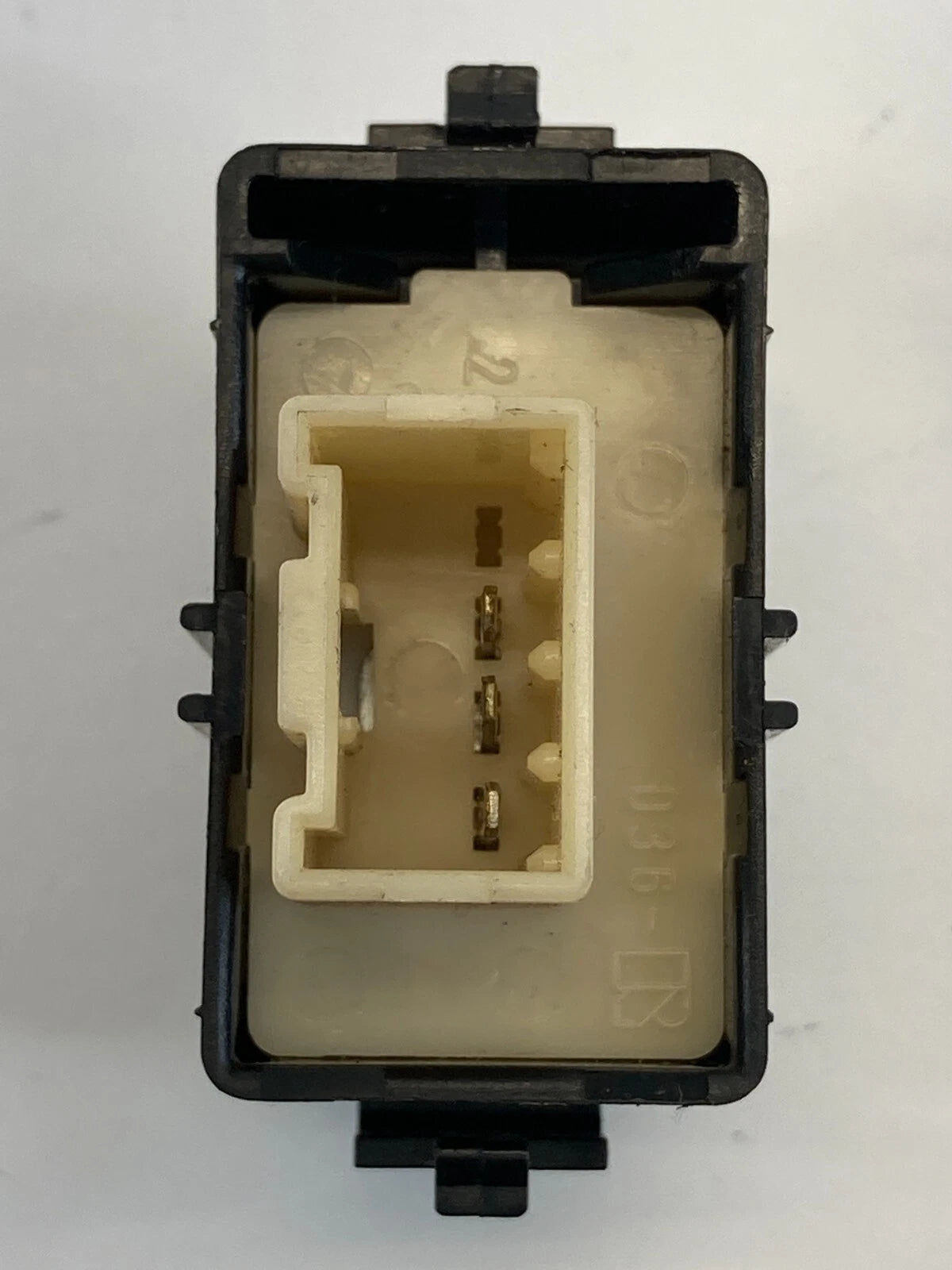 1996-1998 TOYOTA 4RUNNER FRONT RIGHT PASSENGER DOOR LOCK BUTTON SWITCH OEM