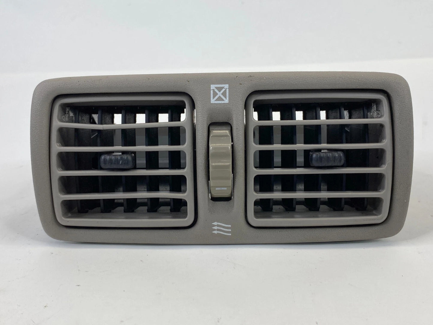1998-2005 LEXUS GS300 REAR CENTER CONSOLE LOUVER AIR VENT GRILLE 58860-30020 OEM