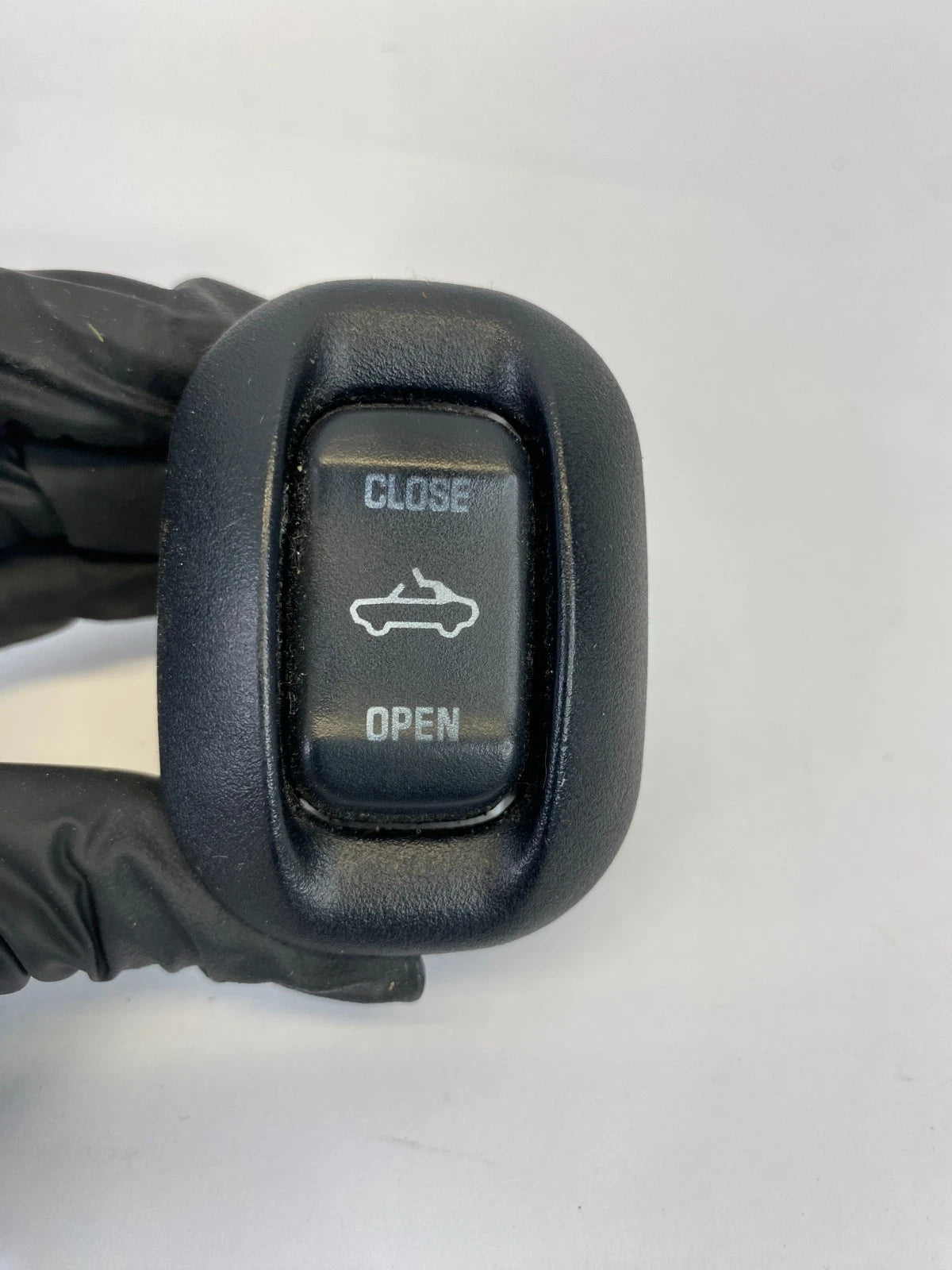 2001 02 03 04 2005 MITSUBISHI ECLIPSE SUNROOF MOONROOF BUTTON SWITCH OEM