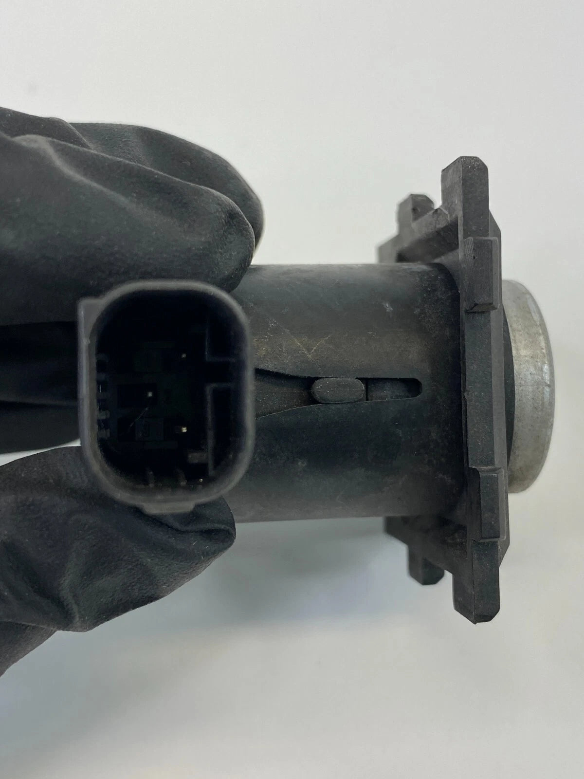 2002-2005 BMW 745LI REAR BUMPER PARKING AID ASSIST DISTANCE SENSOR 6913938 OEM