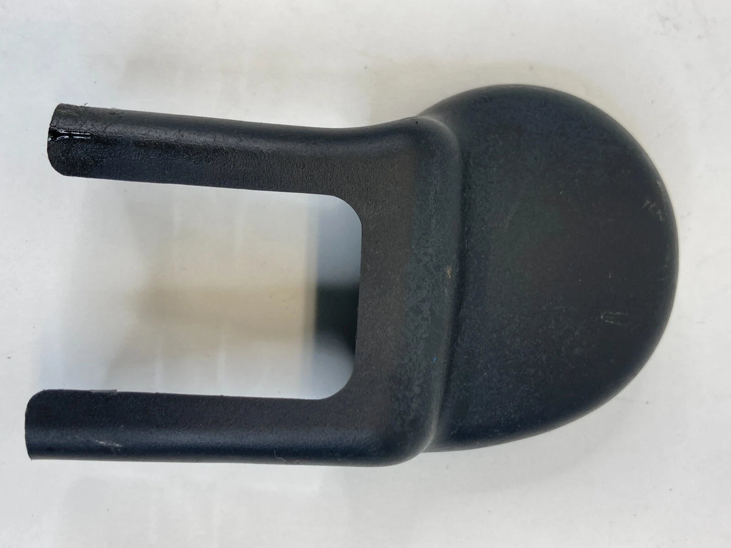 11-16 HYUNDAI ELANTRA FRONT LEFT SEAT INNER RIGHT SIDE TRACK END COVER CAP TRIM
