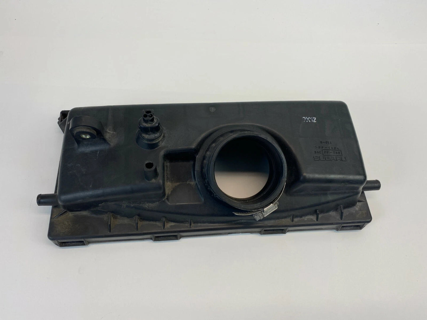 2000 2001 LEGACY OUTBACK 2.5L H4 MANUAL TRANS AIR CLEANER INTAKE BOX UPPER TRIM