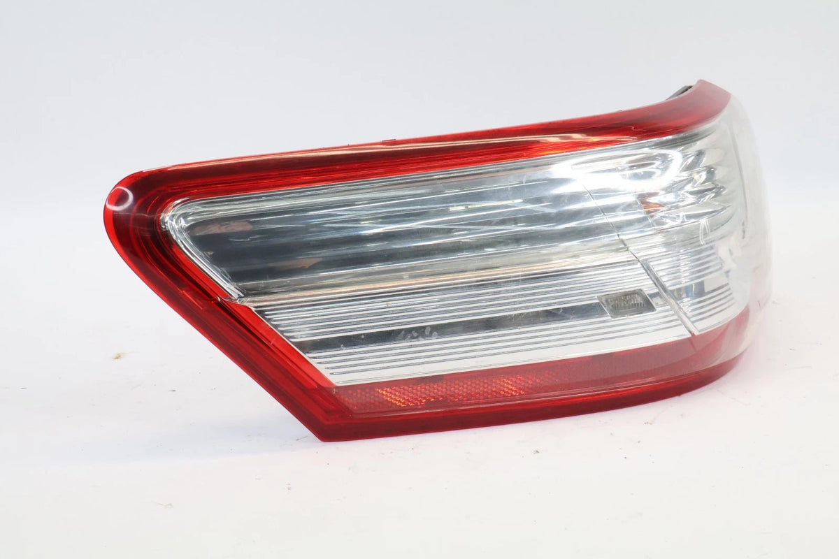 2010 2011 TOYOTA CAMRY HYBRID LEFT DRIVER SIDE TAIL LIGHT TAILLAMP OUTER LED OEM