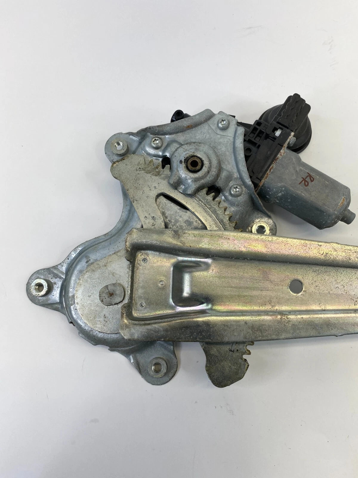 09-19 TOYOTA COROLLA REAR RIGHT SIDE DOOR WINDOW MOTOR REGULATOR 85720AE010 OEM