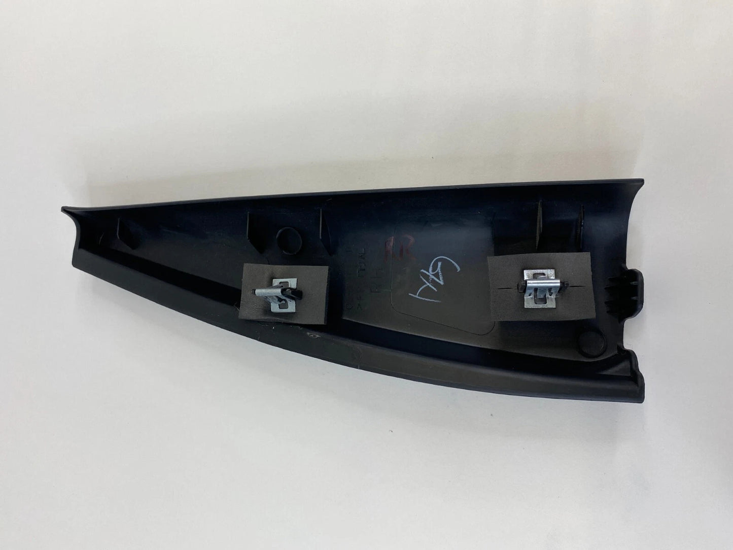 09-12 CHEVROLET TRAVERSE REAR RIGHT DOOR INNER FRAME CORNER COVER 25852004 OEM