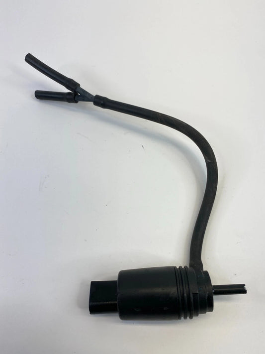 2003-2005 LAND RANGE ROVER FRONT WINDSHIELD WASHER WIPER FLUID PUMP 67.12-8 377