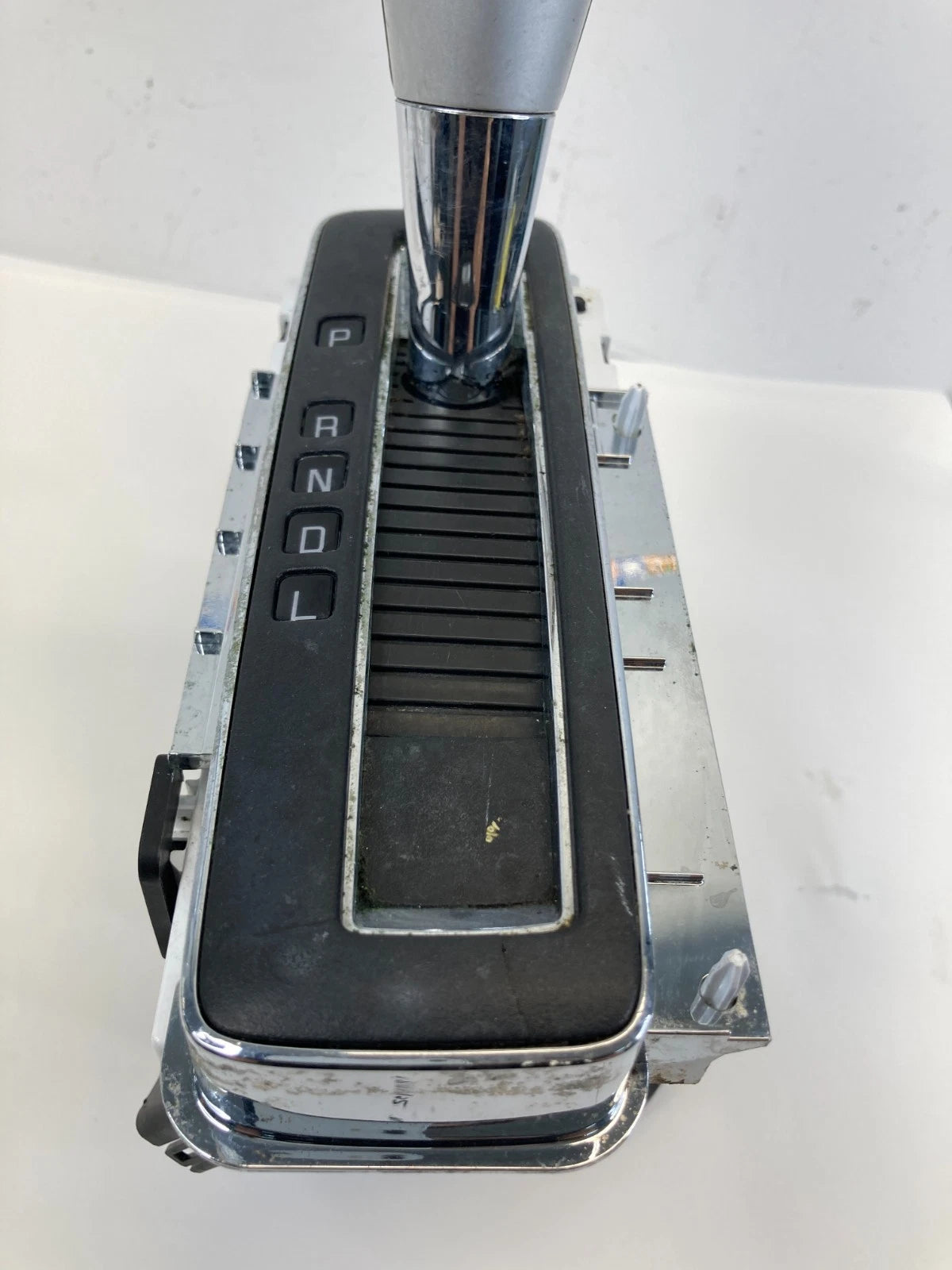 2009-2017 CHEVROLET TRAVERSE AUTOMATIC GEAR SHIFTER GEAR SELECTOR & KNOB OEM