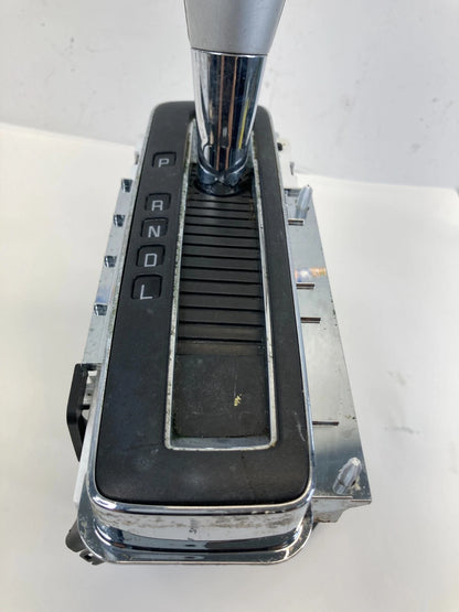 2009-2017 CHEVROLET TRAVERSE AUTOMATIC GEAR SHIFTER GEAR SELECTOR & KNOB OEM