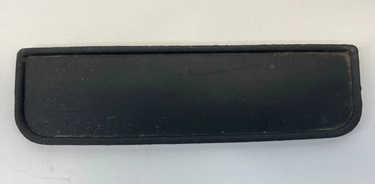 03-08 KIA SORENTO FRONT RIGHT PASSENGER SIDE PAD COVER TRIM LID 93562-3E000 OEM