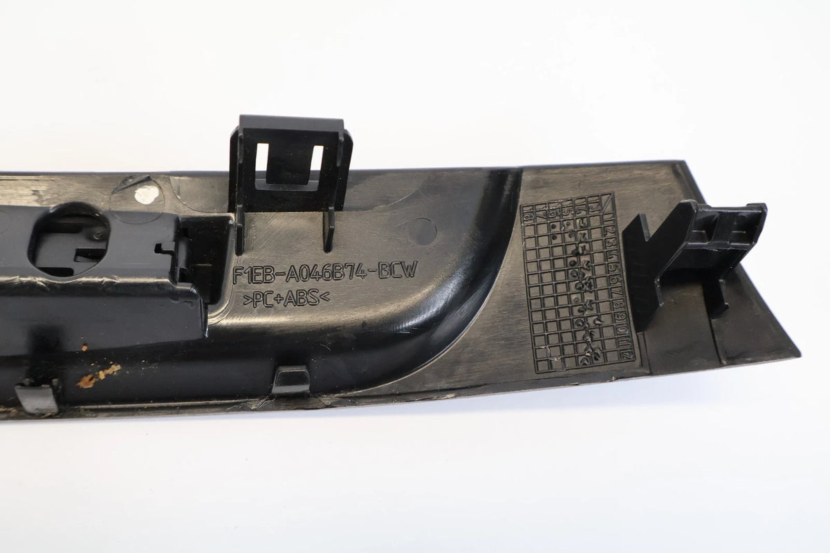 2015-2018 FORD FOCUS DASH PASSENGER LIGHT DISPLAY INDICATOR F1EB-A046B74-BCW OEM