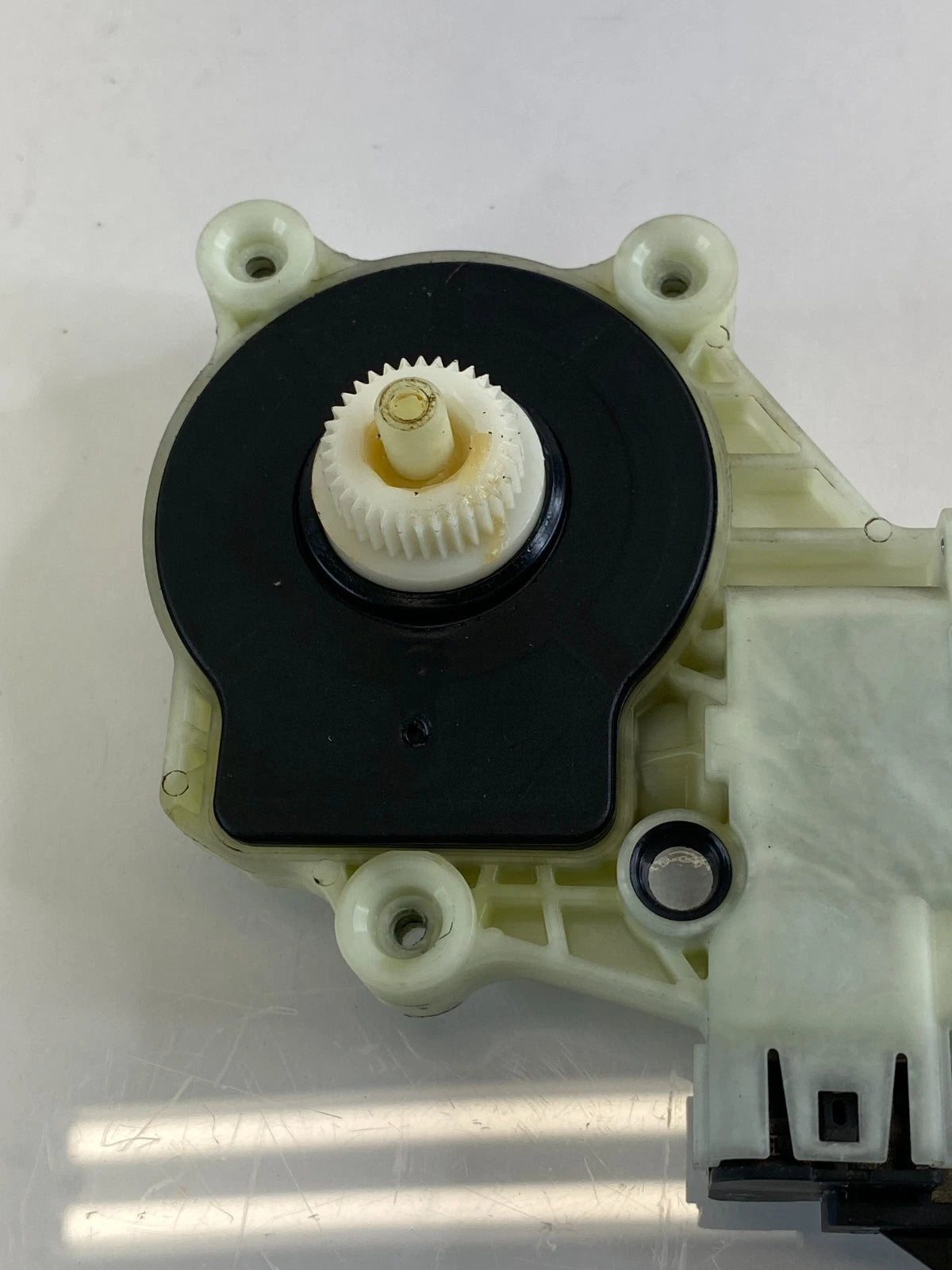 2012-2018 FORD FOCUS REAR LEFT SIDE DOOR WINDOW MOTOR RR LH CM51-A27001AC 2 PINS