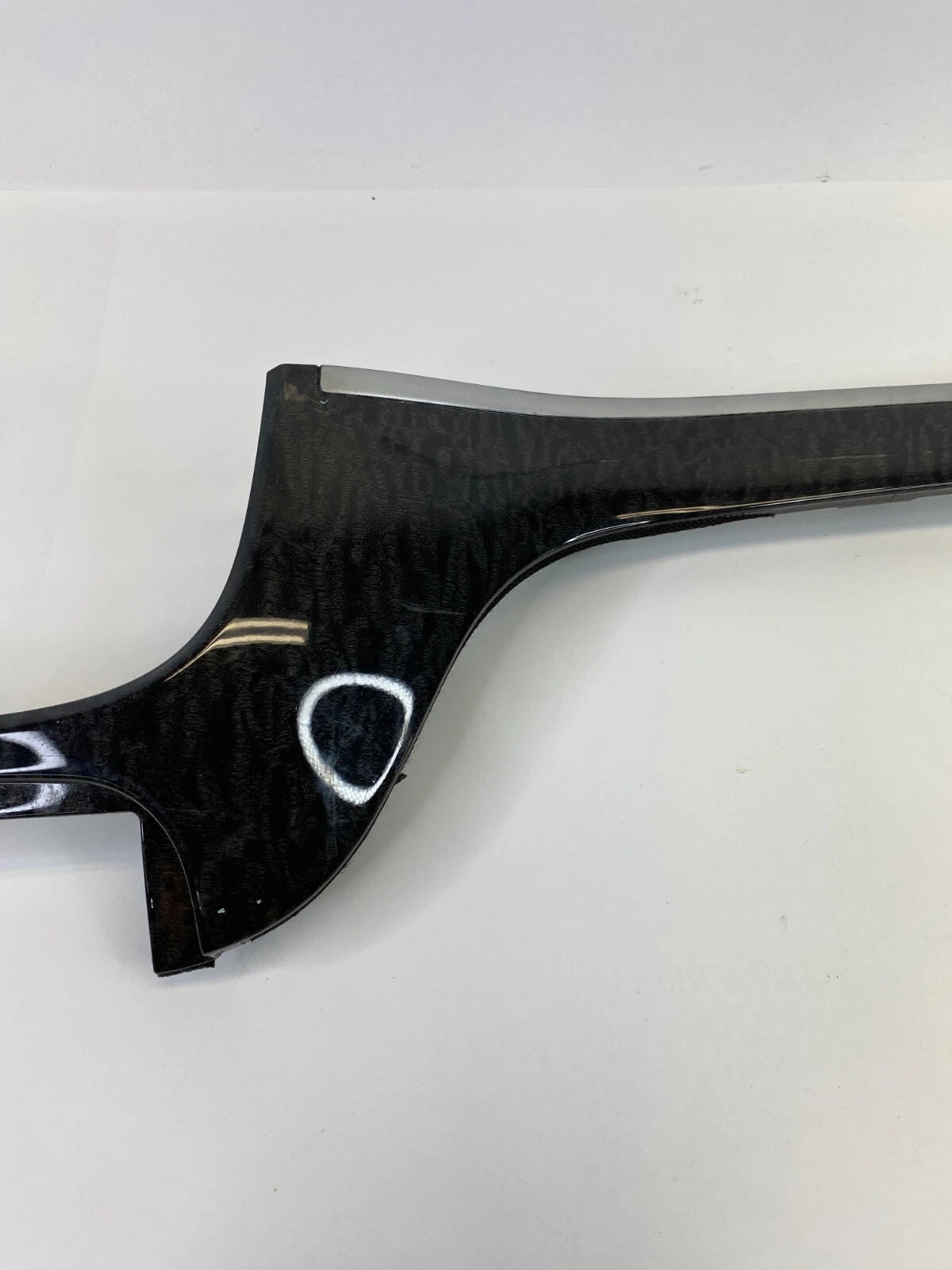 2007-2009 HYUNDAI SANTA FE CENTER DASH UNDER RADIO BEZEL TRIM MOLDING 847802B000