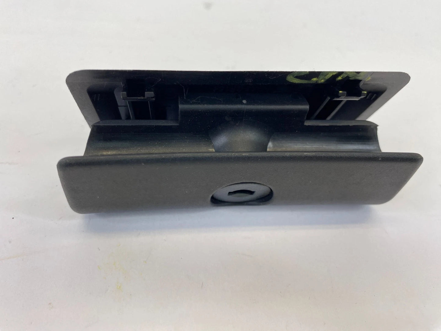 2009-2011 BMW 328I XDRIVE SEDAN DASHBOARD GLOVE BOX LOCK LATCH HANDLE OEM