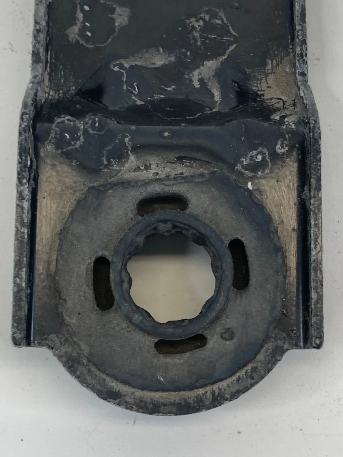 1998-2002 LINCOLN TOWN CAR MOUNT RADIATOR UPPER BRACKET MOUNT PAIR SET