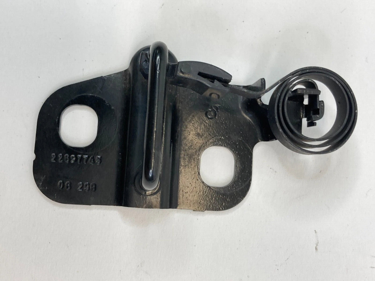 05-10 CHEVY COBALT COUPE REAR TRUNK DECK LID LIFTGATE LATCH STRIKER 22697745 OEM