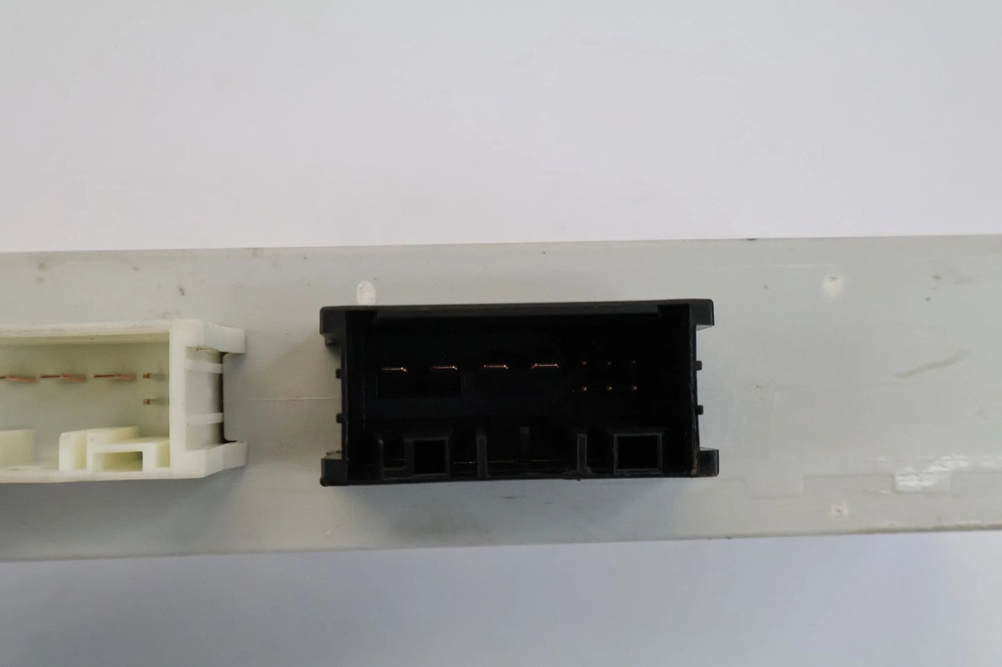 2011-2016 BMW 528I 535I 550I TAILGATE TRUNK LID CONTROL MODULE 61357327886 OEM