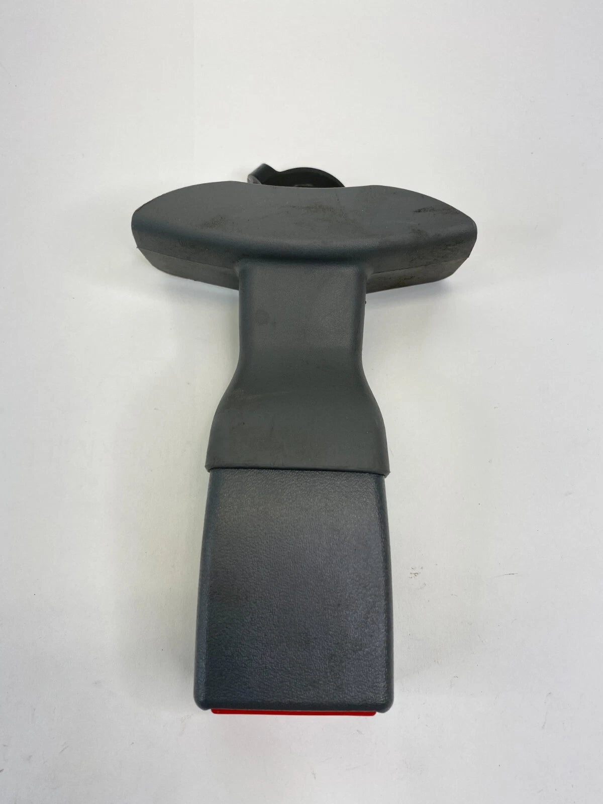 08-10 CHRYSLER TOWN & COUNTRY FRONT RIGHT PASSENGER SIDE SEAT BELT BUCKLE END